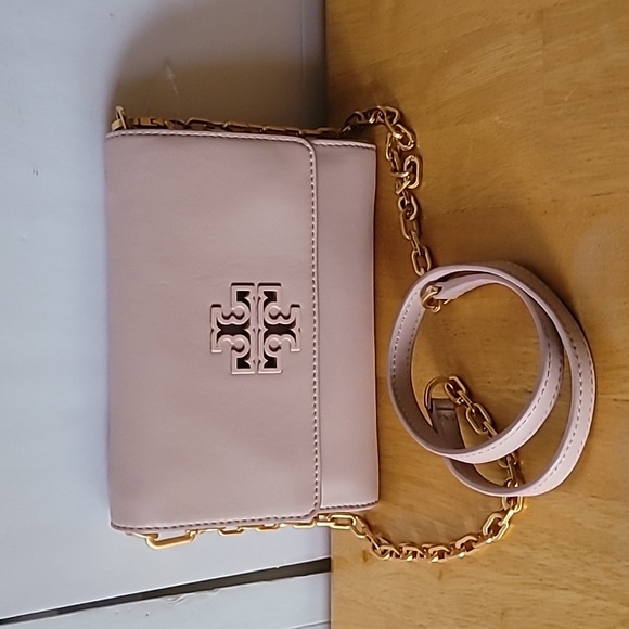 Tory Burch Handbags - Tory Burch Lily Chain Wallet Crossbody Bag